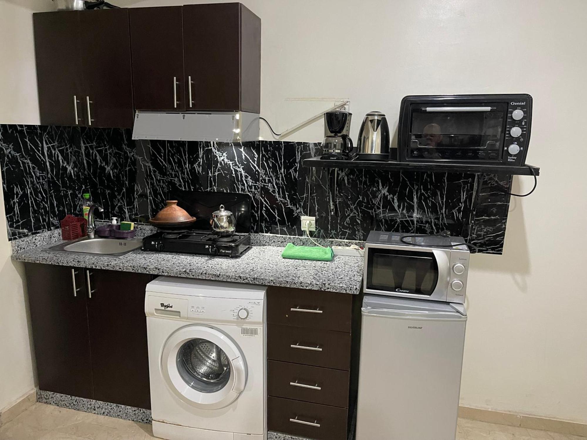 Appartement 30 Au 5 Eme Etage Avec Balcon *